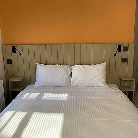 Vera Hotel
